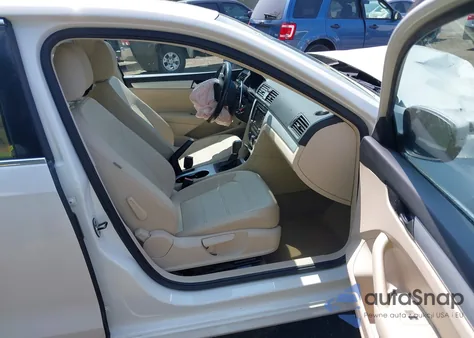 2013 Volkswagen Passat Se z USA, uszkodzony, nr VIN 1VWBH7A35DC032589